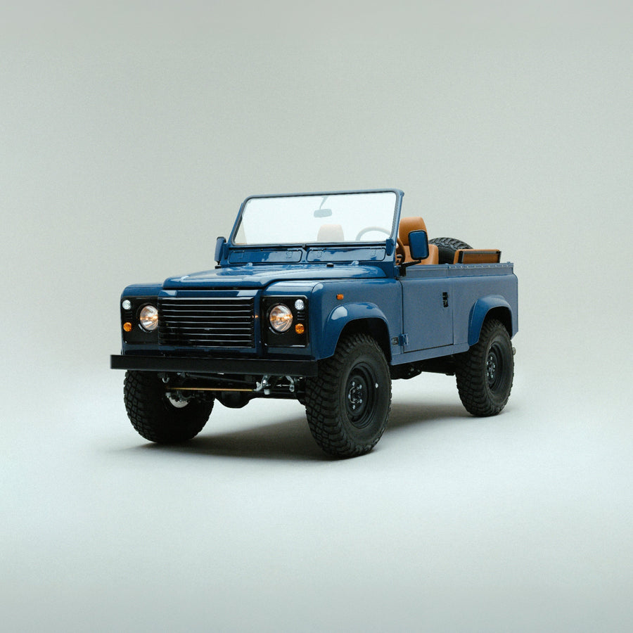 Arles Blue | Front view of Land Rover Defender in Arles Blue